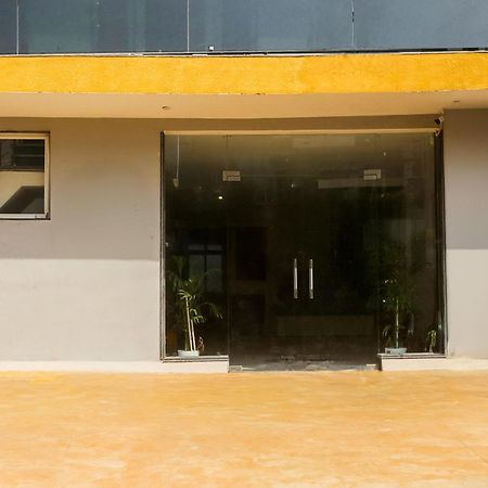 Super Townhouse Sector 69 Gurgaon Otel Dış mekan fotoğraf