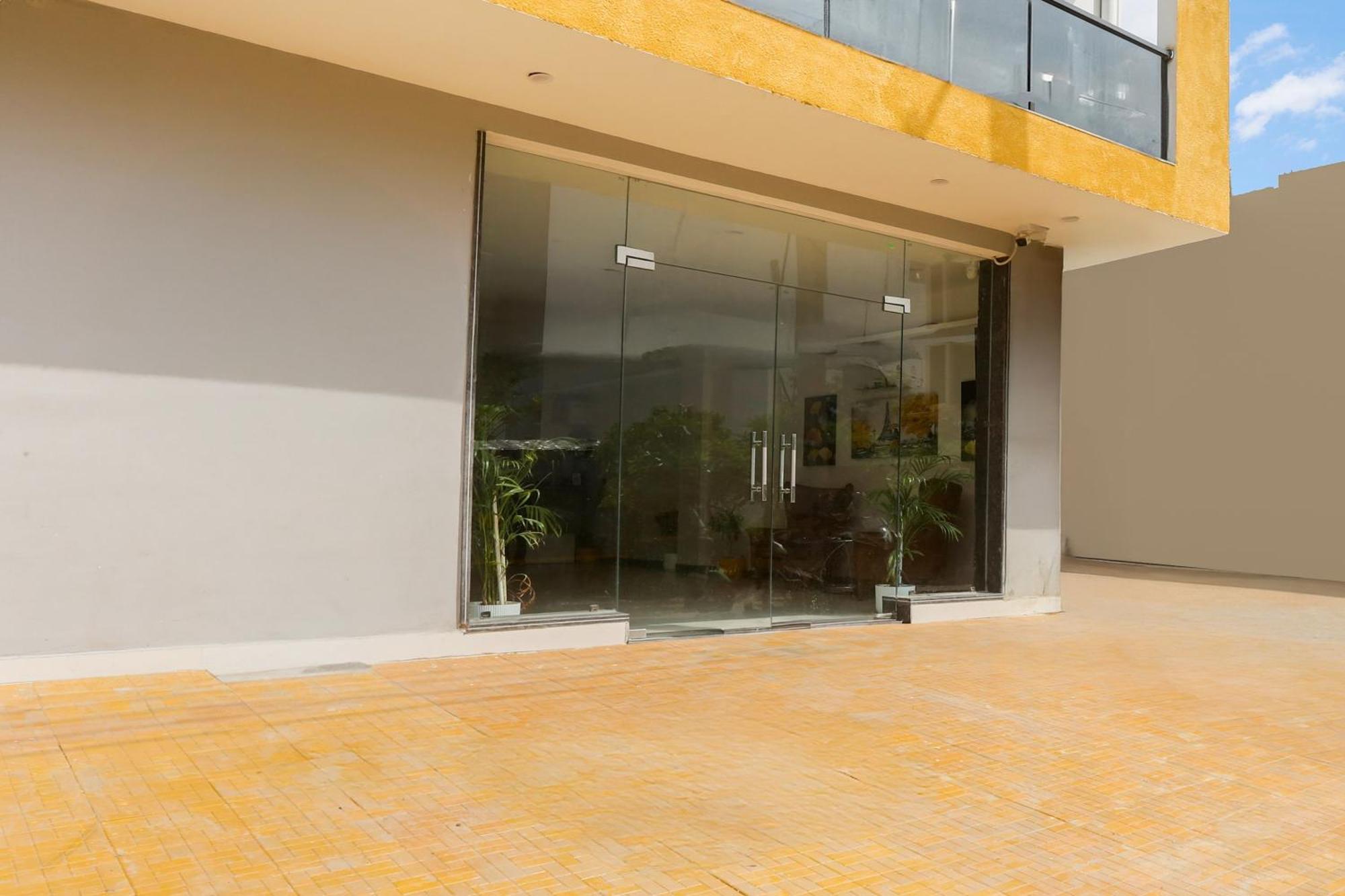 Super Townhouse Sector 69 Gurgaon Otel Dış mekan fotoğraf