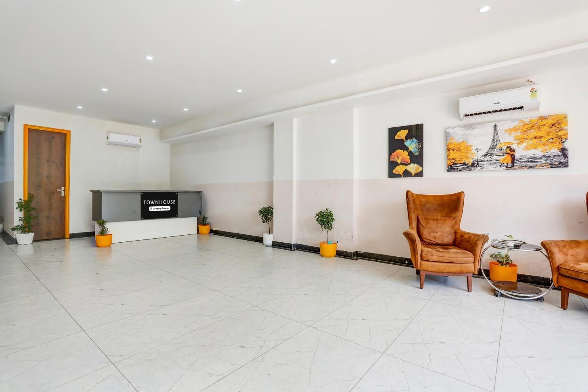 Super Townhouse Sector 69 Gurgaon Otel Dış mekan fotoğraf