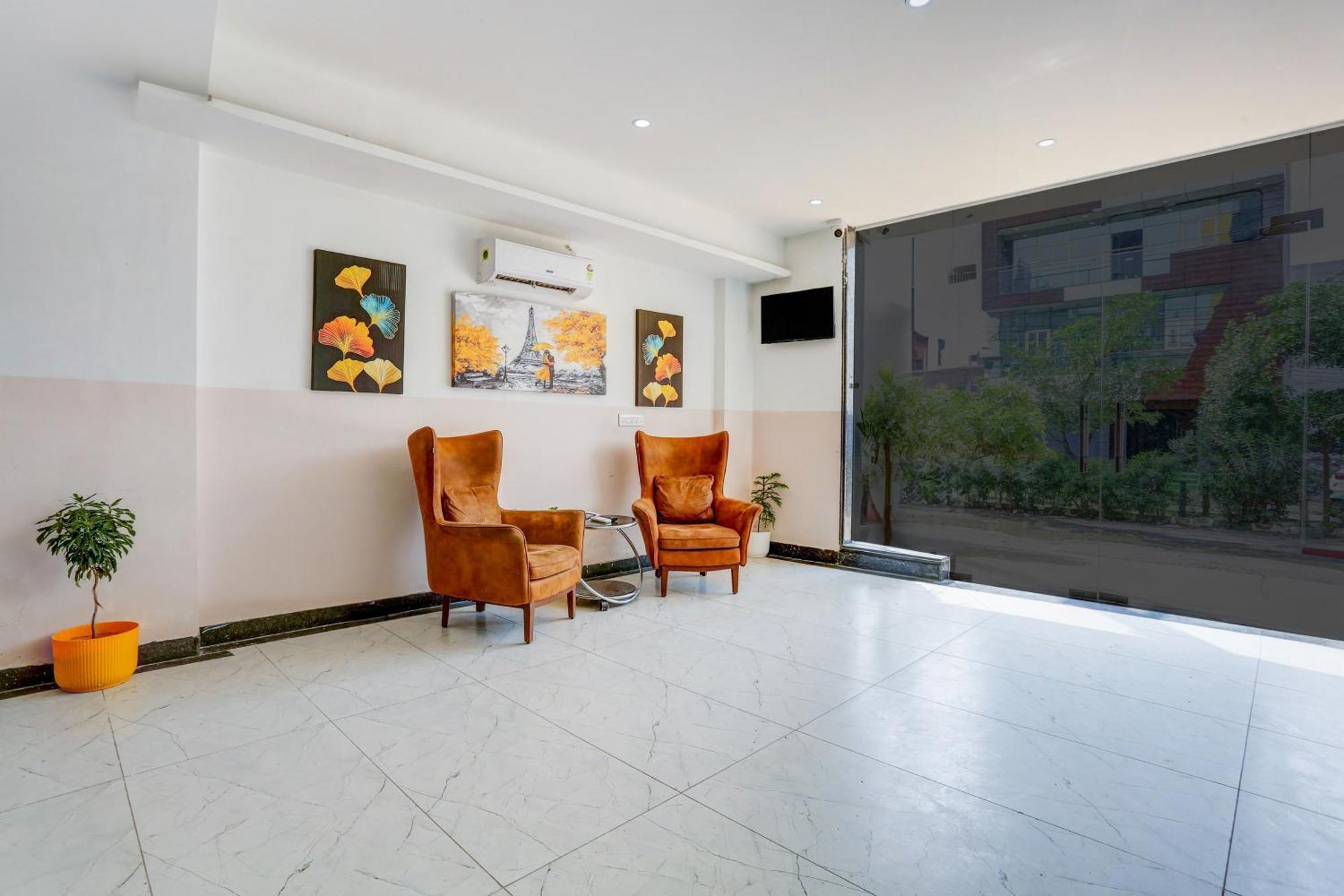 Super Townhouse Sector 69 Gurgaon Otel Dış mekan fotoğraf