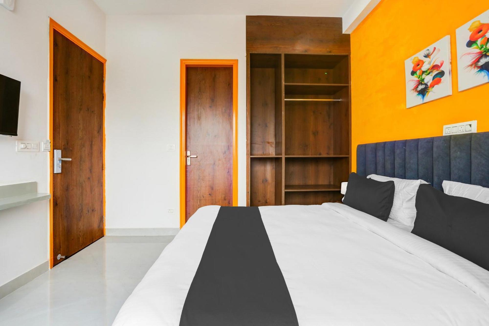 Super Townhouse Sector 69 Gurgaon Otel Dış mekan fotoğraf